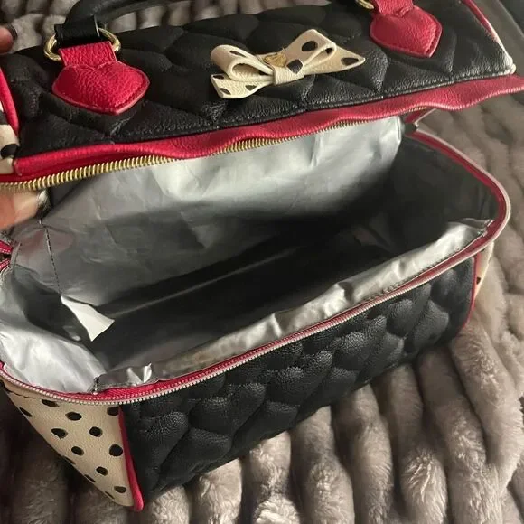 Vintage Betsey Johnson, cooler bag/Pocketbook/Powers/sachel red black white - Picture 9 of 13